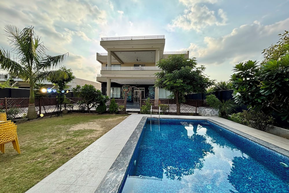 GoBravo 11 6BHK Farm with Pool Sohna Road Gurgaon