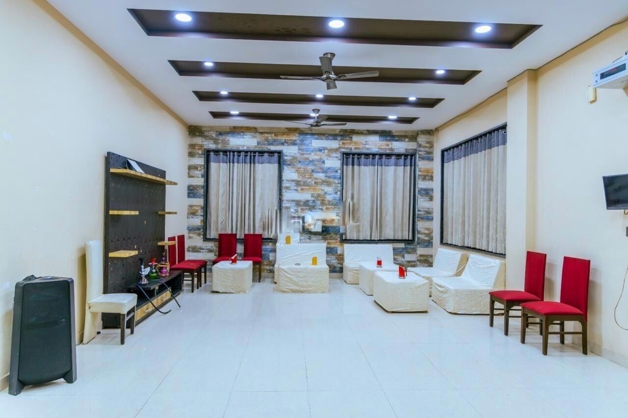 Luxury-Villa, 6 Schlafzimmer, eigener Pool, zum Garten hin | Businesscenter