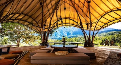Eco Luxe Glamping Nest #15 - 2 Queen Beds at Holos
