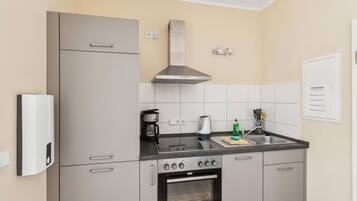 Kühlschrank, Herdplatte, Geschirrspüler