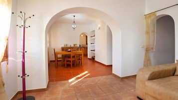 Casa, 4 dormitoris, terrassa | Sala d'estar