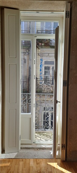 프리미엄 아파트, 발코니, 시내 전망 | 발코니