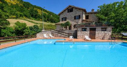 Bel appartement Ă Montemonaco