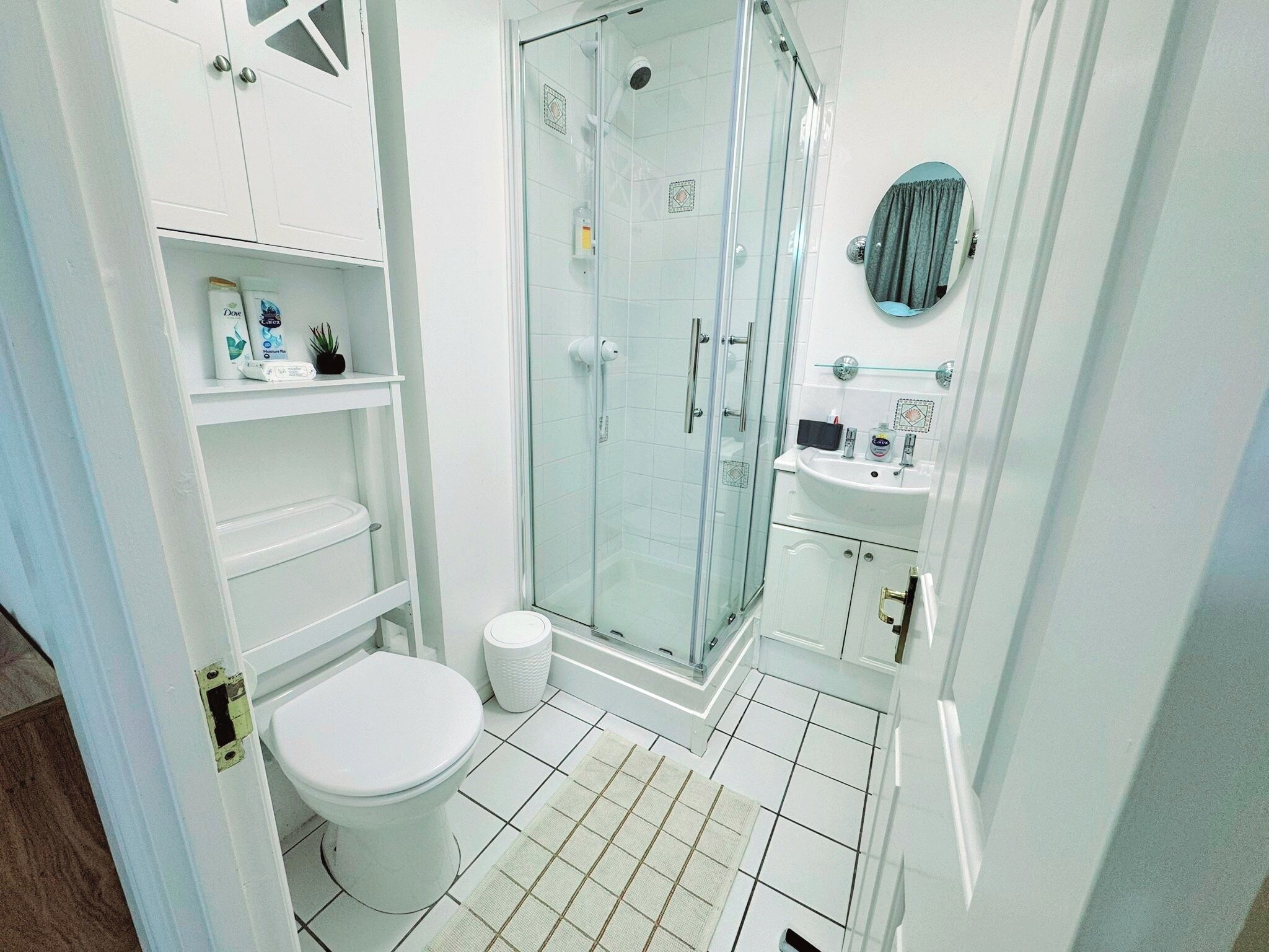 Apartment | Bathroom | Combined shower/tub, deep soaking tub, towels, toilet paper
