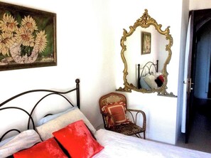Shared Dormitory, 1 Bedroom, Accessible, Smoking - Room in House - Lovely Old Townhouse Private Room With en Suite (Rabat)
