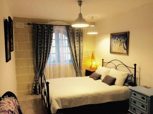 Room, 2 Bedrooms, Smoking, Balcony