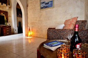 Kamar, 2 kamar tidur, Boleh Merokok, balkon | Ruang keluarga