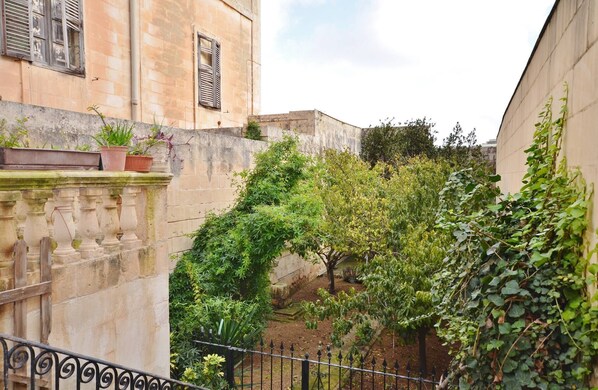 Room, 1 Bedroom, Smoking, Balcony | Garden