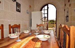 Room, 1 Bedroom, Smoking, Balcony | Dining room