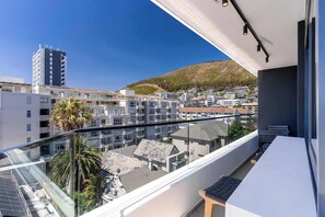 Property grounds - Diamond Views - Luxury Sea Point Apt with views (Cape Town)