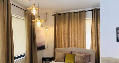 Ground-floor maisonette just steps from the seafront