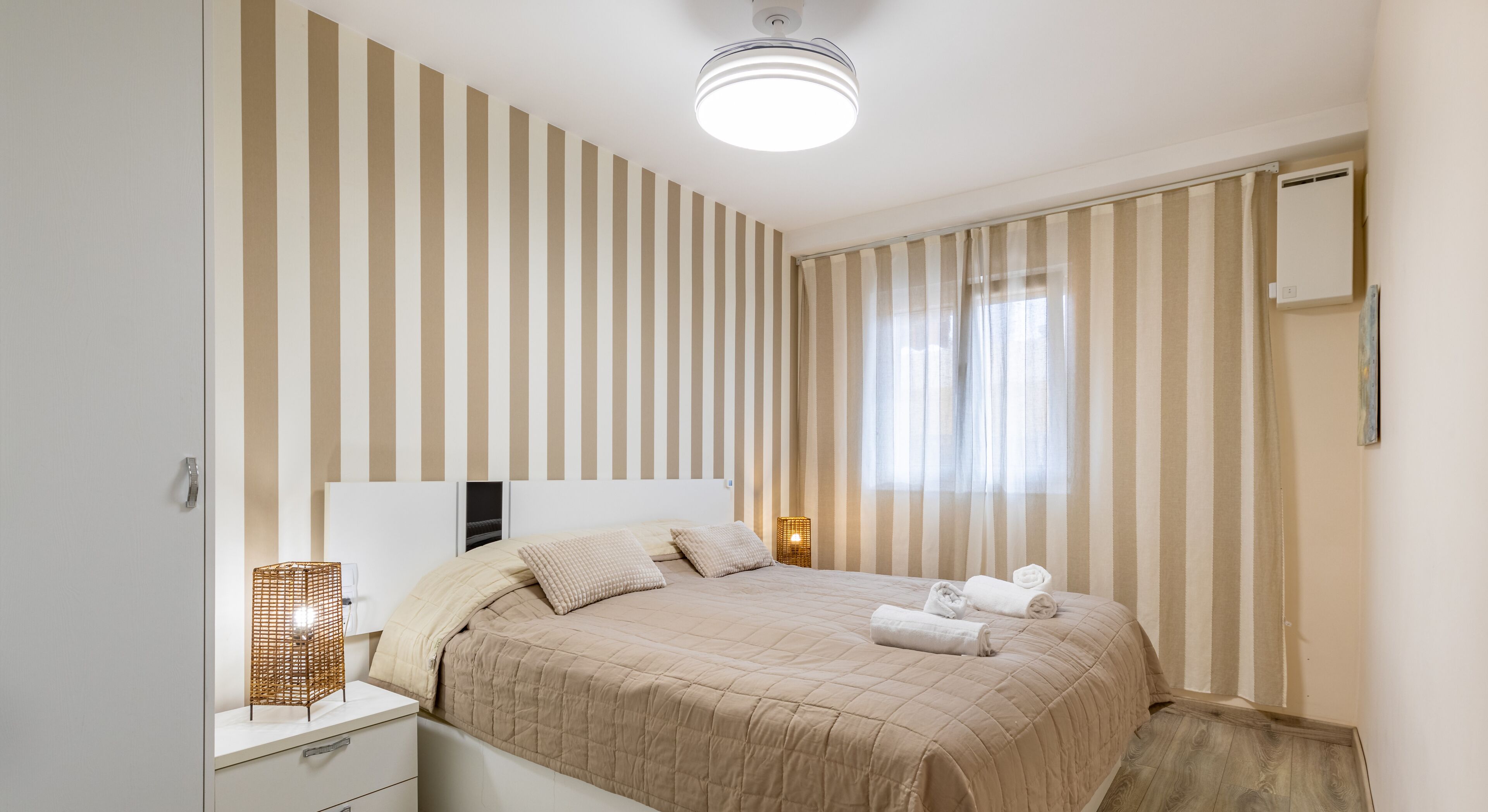 2 Schlafzimmer, Schreibtisch, Bügeleisen/Bügelbrett, WLAN