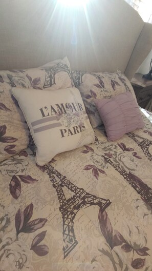 4 chambres, fer et planche à repasser, Wi-Fi gratuit, draps fournis