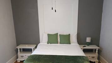 4 chambres, fer et planche à repasser, Wi-Fi gratuit, draps fournis