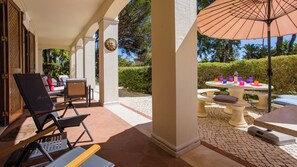 Outdoor dining - 3Br Apt-quinta do Lago-private Terrace (Loulé)