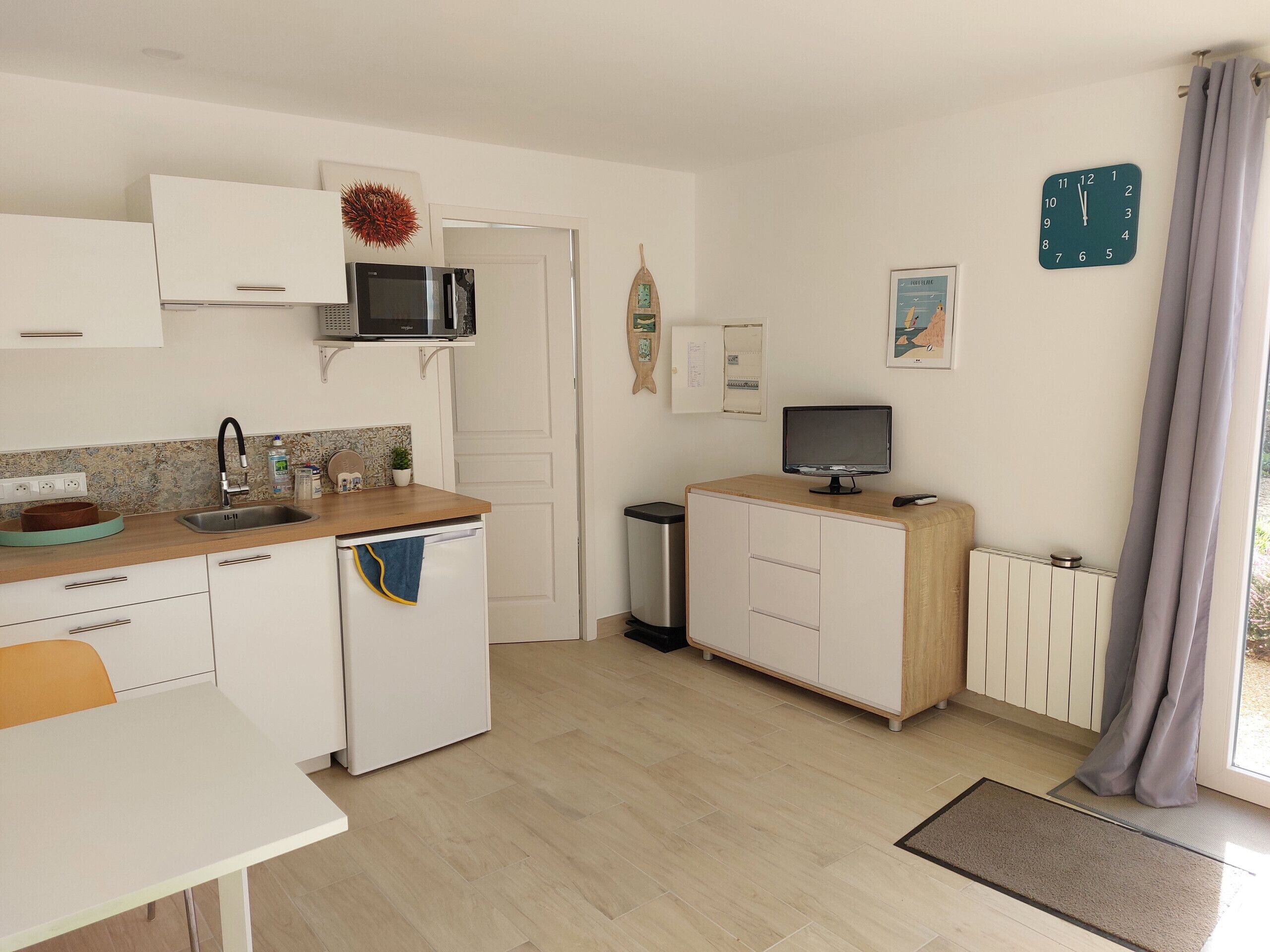 Réfrigérateur, micro-ondes, four, lave-vaisselle