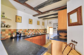 Kühlschrank, Mikrowelle, Ofen, Geschirrspüler