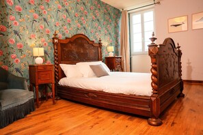 4 bedrooms, iron/ironing board, free WiFi - Villa “Le Roc” for 10, garden and swimming pool (Thonac)