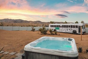 Outdoor spa tub - No Vacancy • New Home, Game Room, Spa, Hammocks (Joshua Tree)