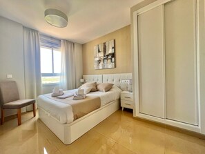 2 slaapkamers, een strijkplank/strijkijzer