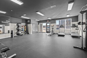 Fitness facility - Relax in Style New Charming 1BR  w/ Sectional , Gym, Free Parking Monthly Rental (Rogers)
