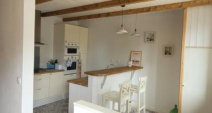 Typical Fisherman's house at the port of Perros Guirec 2 Bedrooms
