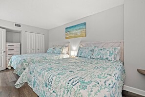 2 Schlafzimmer, Schreibtisch, Bügeleisen/Bügelbrett, WLAN