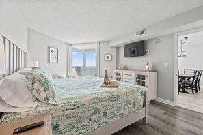 2 Schlafzimmer, Schreibtisch, Bügeleisen/Bügelbrett, WLAN