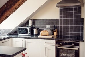 Private kitchen - Apartmentsleeps3-garden-hottub-parking (Padstow)