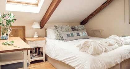 Apartmentsleeps3-garden-hottub-parking