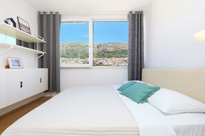 Apartment (1 Bedroom) | 1 Schlafzimmer, laptopgeeigneter Arbeitsplatz, Bügeleisen/Bügelbrett