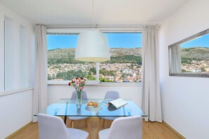 Apartment (1 Bedroom) | Living room