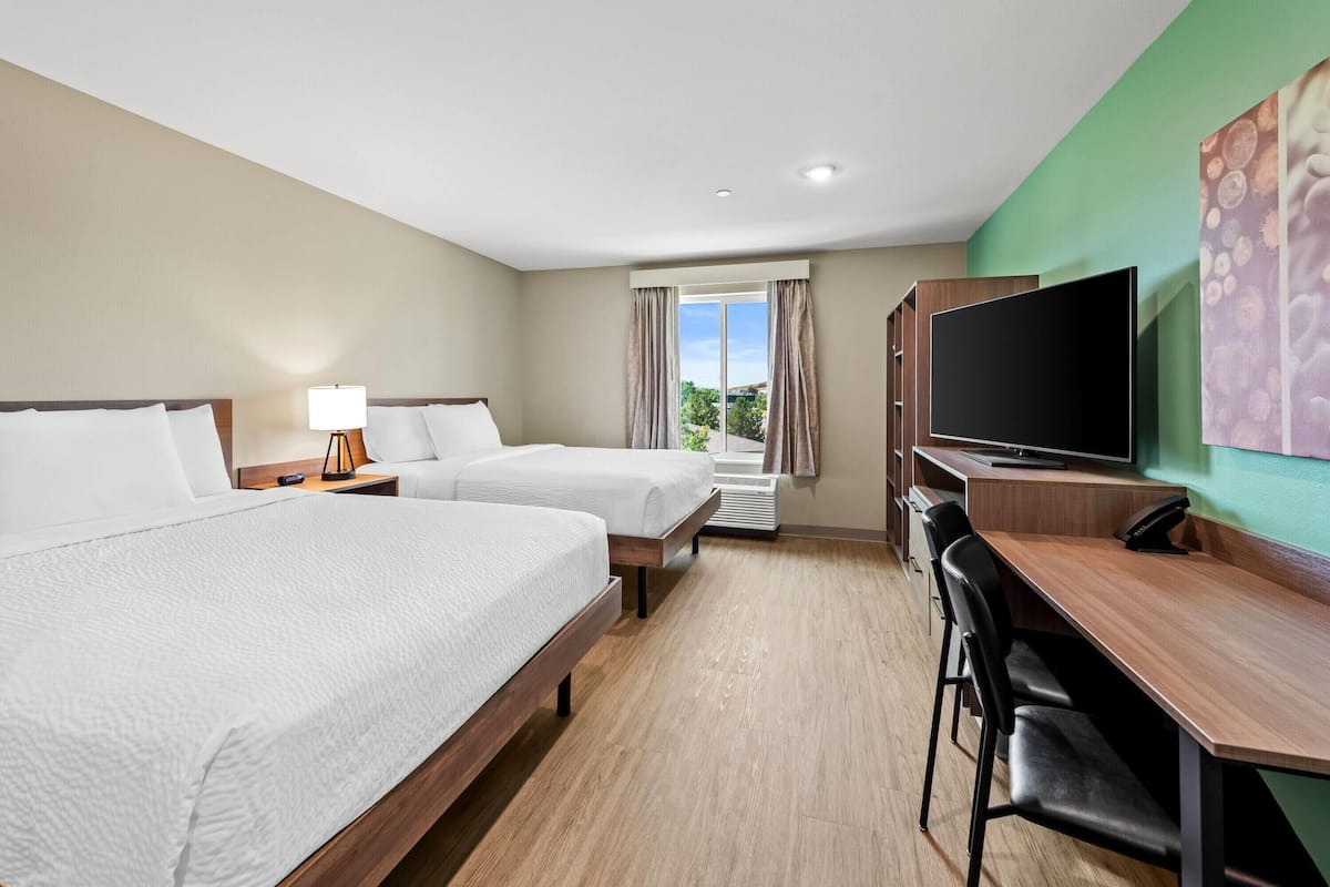 Suite, 2 Queen Beds, Non Smoking
