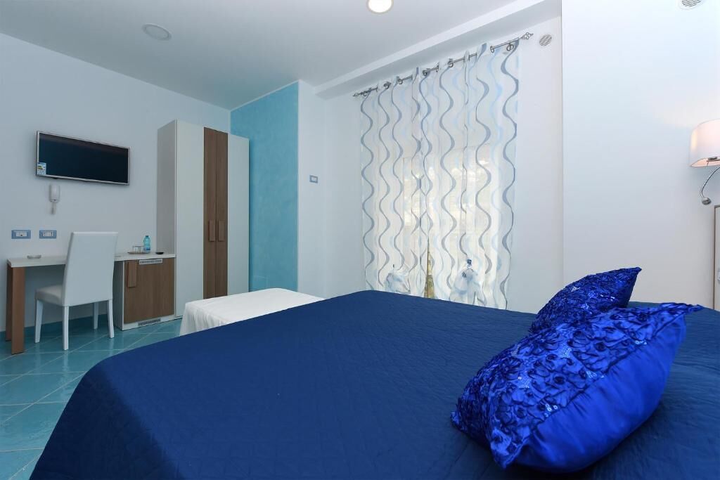 Basic Triple Room, Balcony, Mountain View