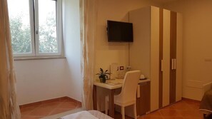 Basic Quadruple Room, Mountain View | In-room safe, desk, blackout curtains, iron/ironing board - Le perle d'italia (Ravello)