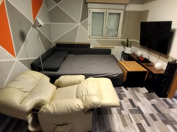 1 chambre, bureau, fer et planche à repasser, Wi-Fi