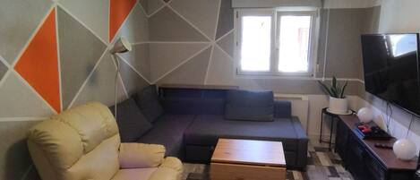 TV connectée, jeux vidéo, lecteur de DVD, livres