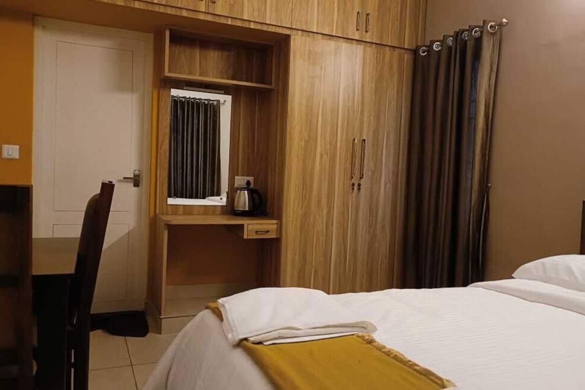 In-room safe, free WiFi