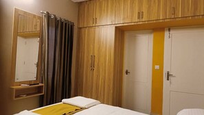 Chambre Classique, balcon, vue ville