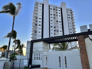 Exterior - espectacular vista/mar/pie de playa by PartnerHost (Mazatlán)