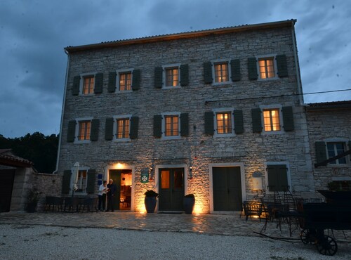 Tranquil Getaway With Shared Pool in Bale