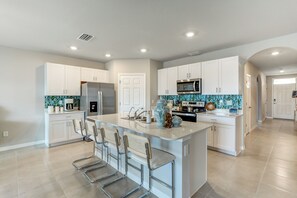 House (4 Bedrooms) | Interior - Modern Family Home w/ Patio & Yard in Cape Coral! (Cape Coral)