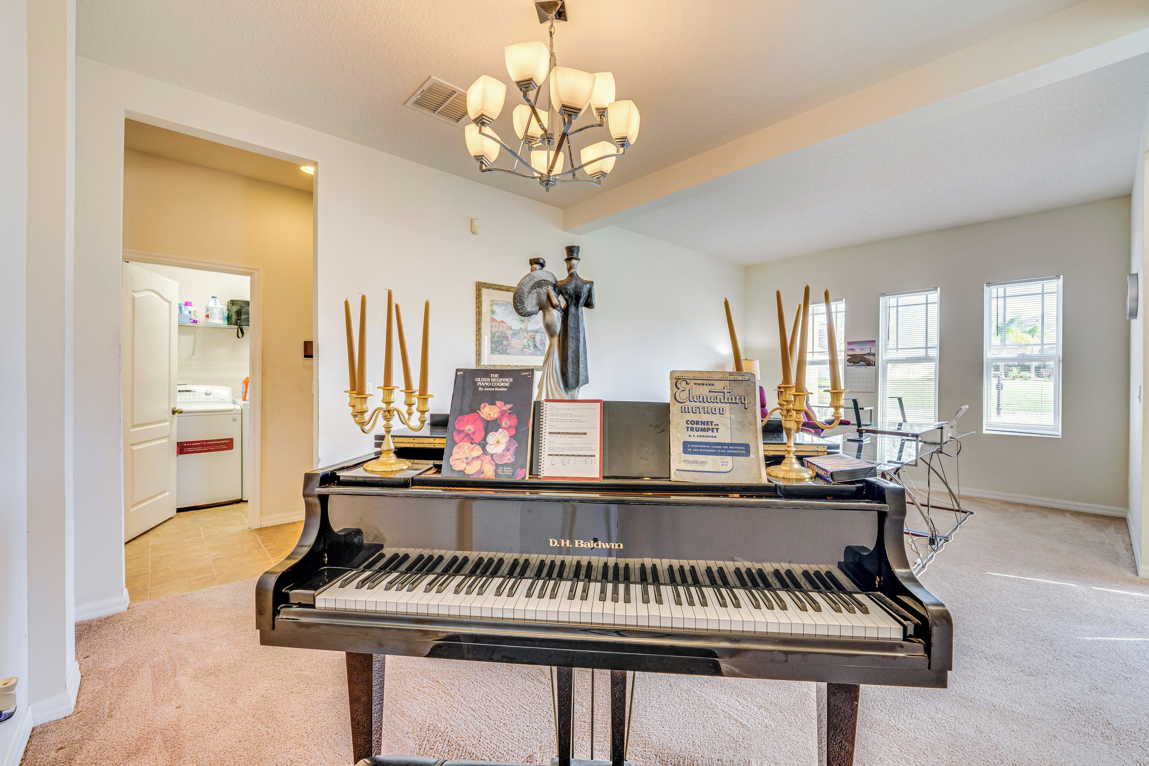 House (3 Bedrooms) | Interior