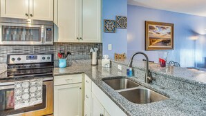 Apartment (3 Bedrooms) | Interior - Walk to Ocean: Myrtle Beach Townhome w/ Patio (Myrtle Beach)