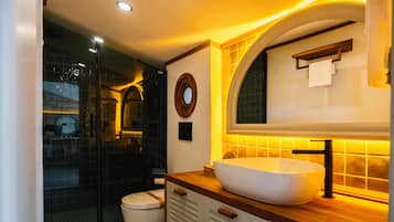 Superior Room, Balcony, Mountain View | Free minibar, in-room safe, laptop workspace, free WiFi
