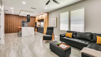 Nhà (3 Bedrooms) | Nội thất