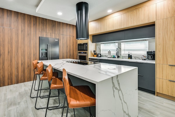 House (3 Bedrooms) | Front of property