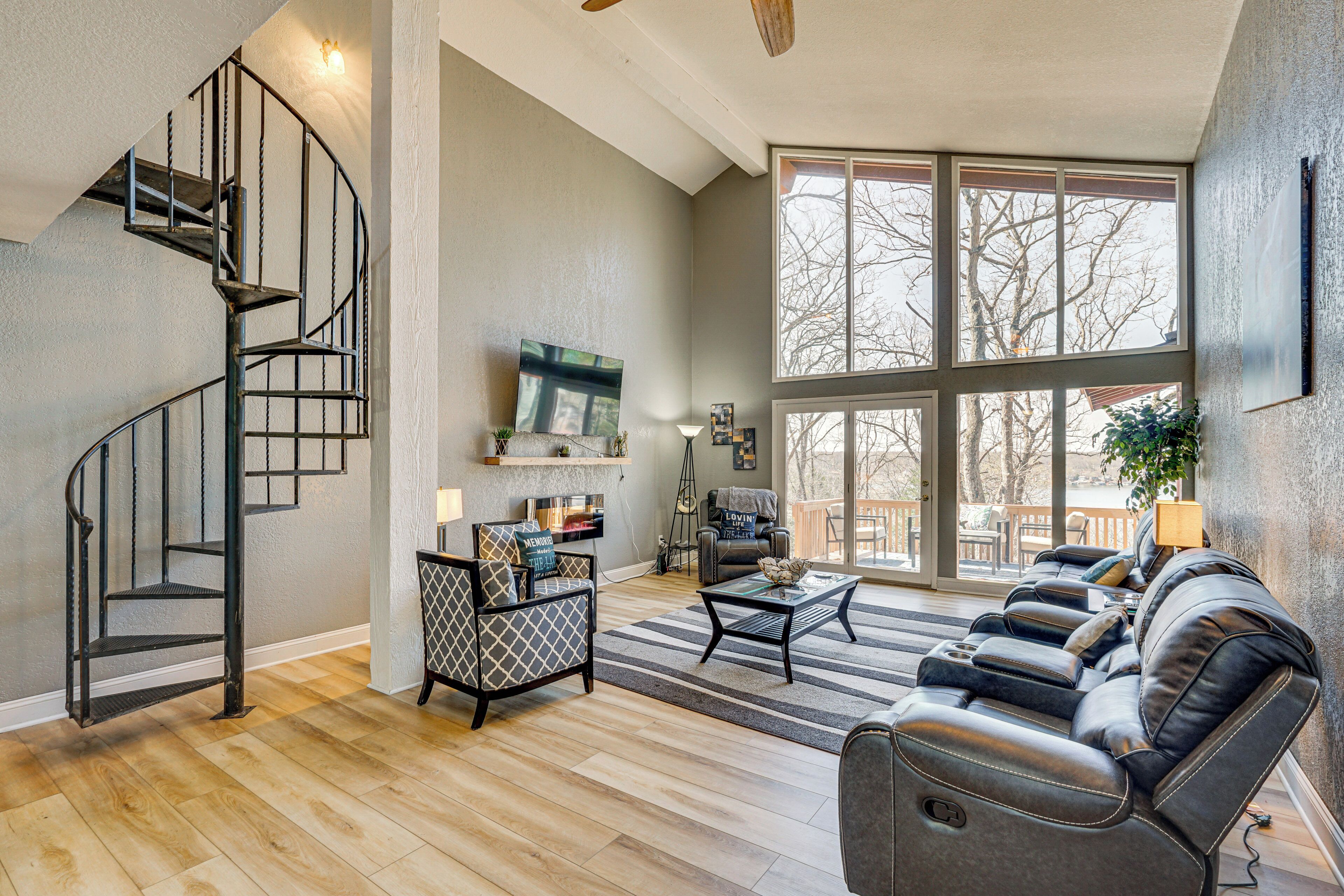 House (4 Bedrooms) | Front of property