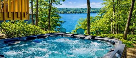 House (4 Bedrooms) | Front of property