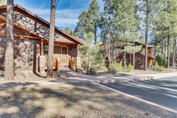 Interior - Rustic Retreat w/ Spacious Deck in Show Low! (Show Low)